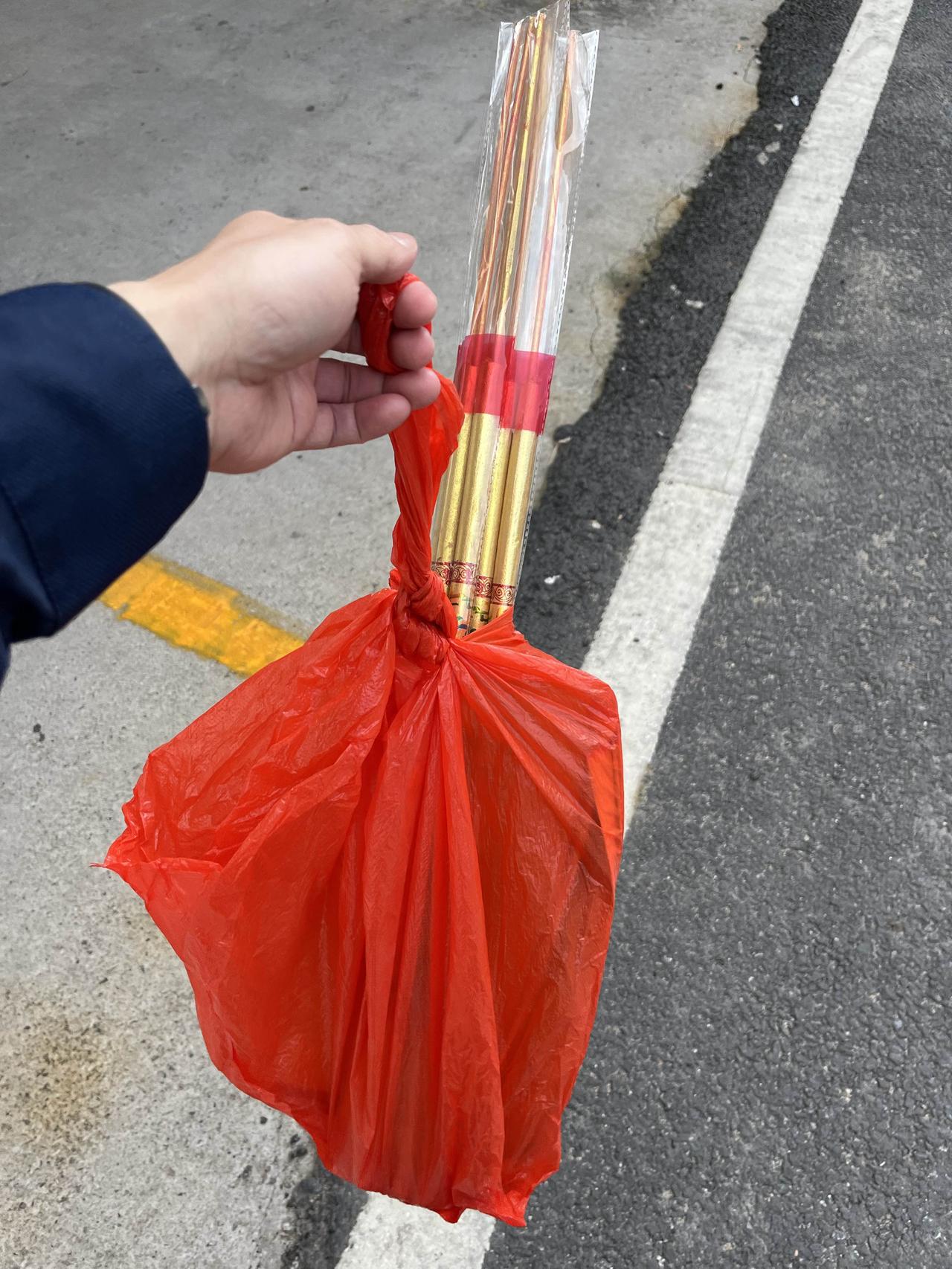 在高州这里纪念的是传奇女子冼太夫人，她是高凉俚人大首领，历梁、陈、隋三代，受历代