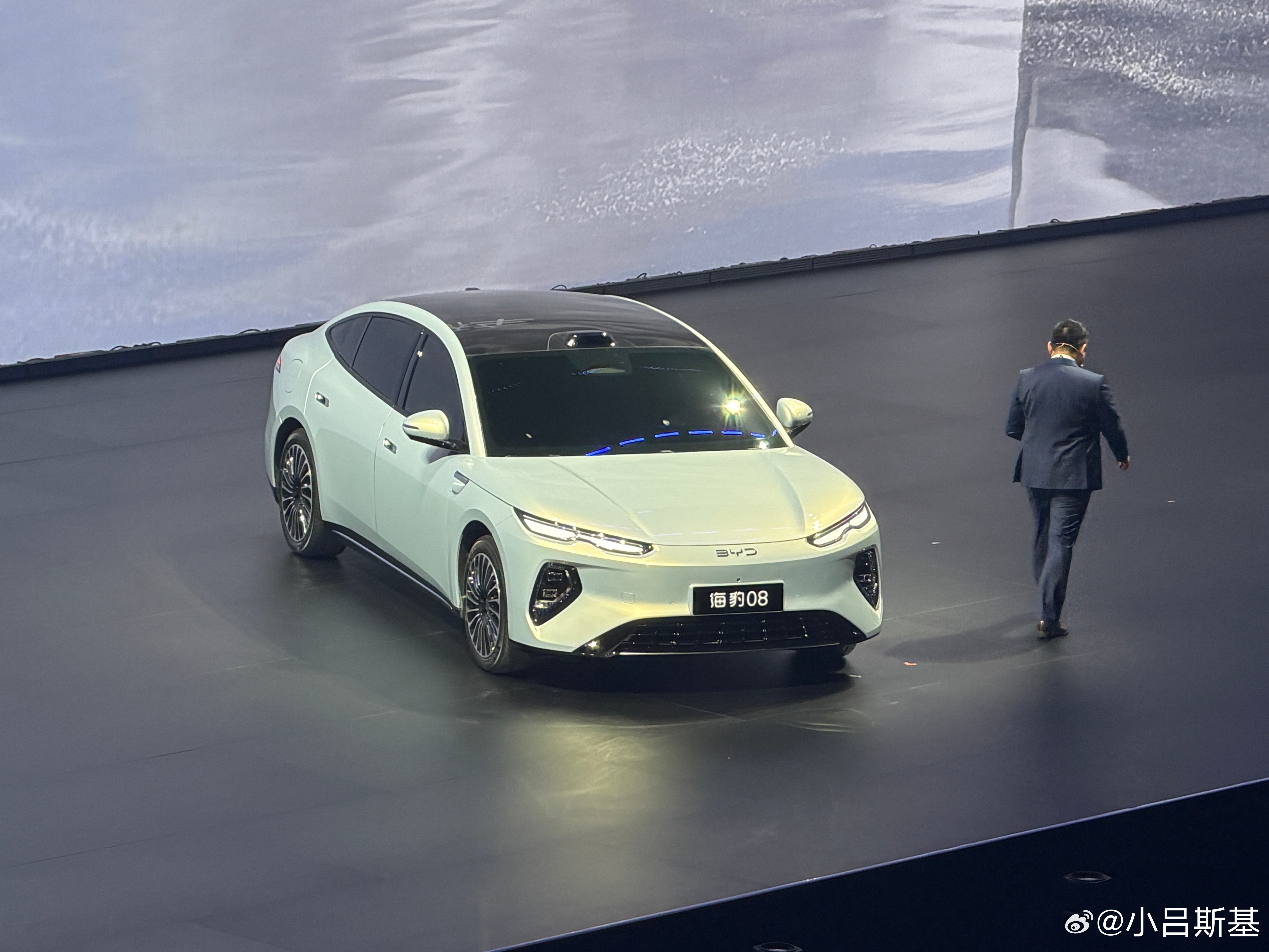 海洋网的旗舰轿车汉L的兄弟车型海豹08来了 这颜值咋样比亚迪今晚发布二代刀片及闪