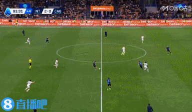 意甲第33轮，国际米兰主场3比0完胜卡利亚里。下半场图拉姆首开纪录，巴雷拉再下一