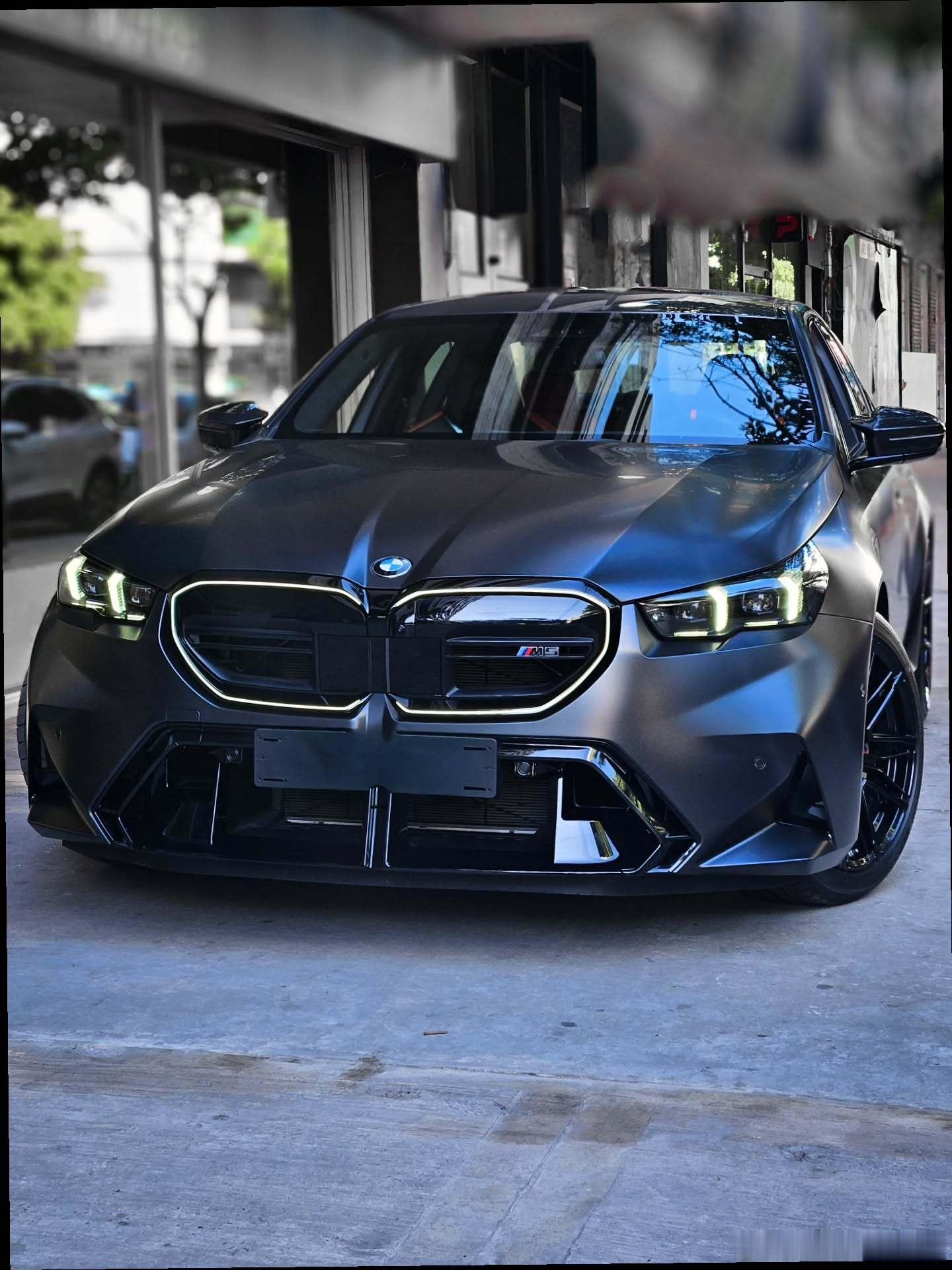 Car时尚  🏁 2025年宝马M5 0公里 🚀 最大功率727马力，最大扭