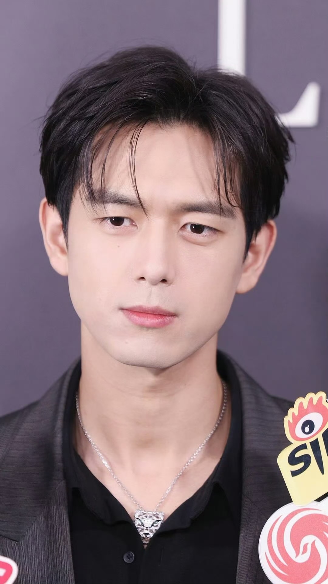 今天参加品牌活动的明星怼脸生图：李现、张婧仪、赵今麦，谁的状态更好？ ​​​