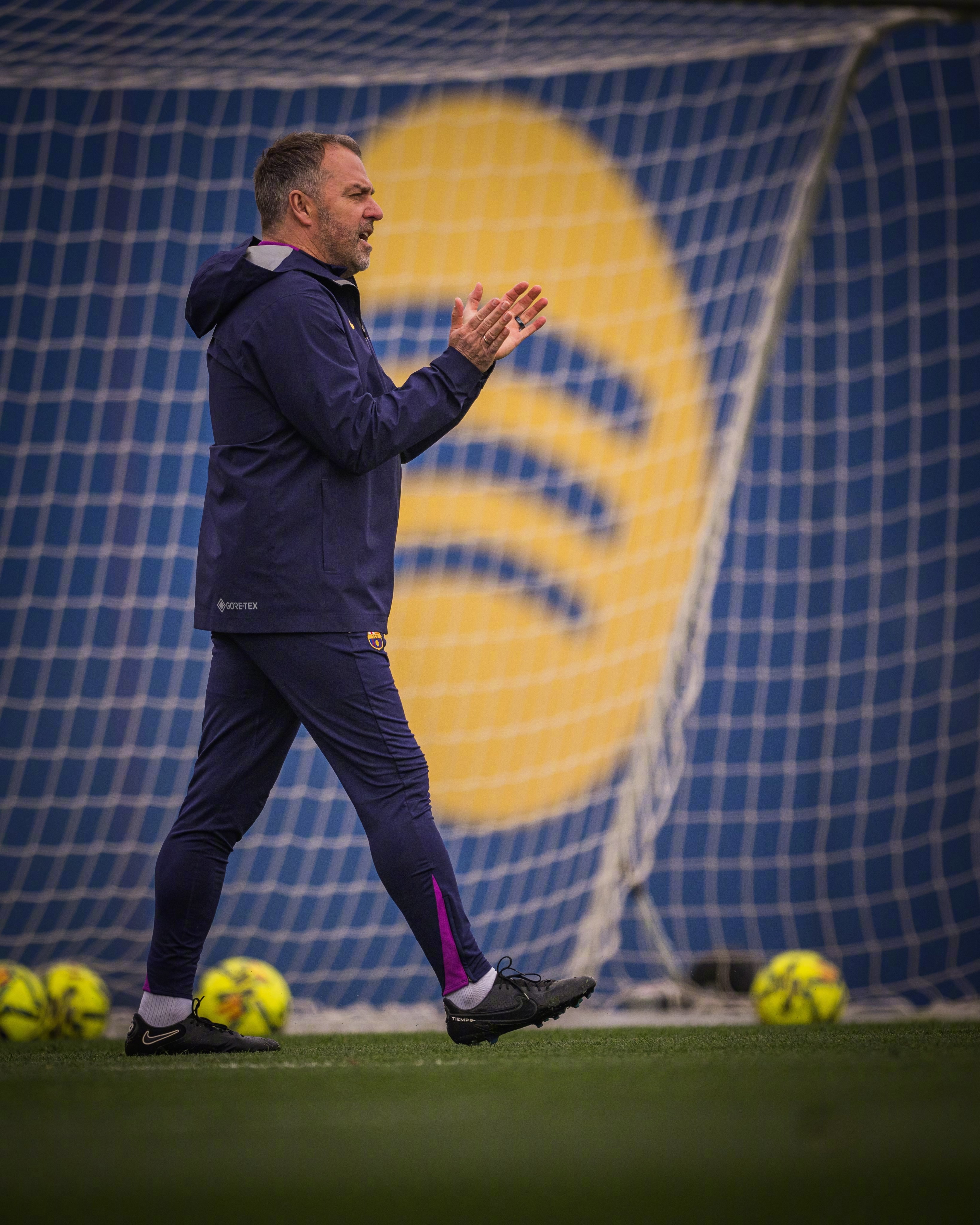 🎙️主教练弗里克在 毕尔巴鄂竞技vs巴萨 的赛前新闻发布会上表示⬇️：【关于对