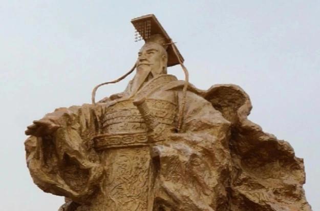亡国最不可思议的就是大秦了吧，“六王毕”攀上顶峰不过12年，看起来又那么强盛的帝