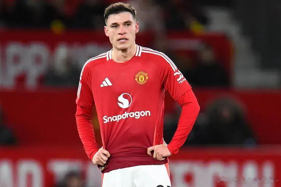 拒绝贱卖！曝曼联半亿水货冬窗留队 土超豪门吃闭门羹 北京时间1月3日，英国媒体T