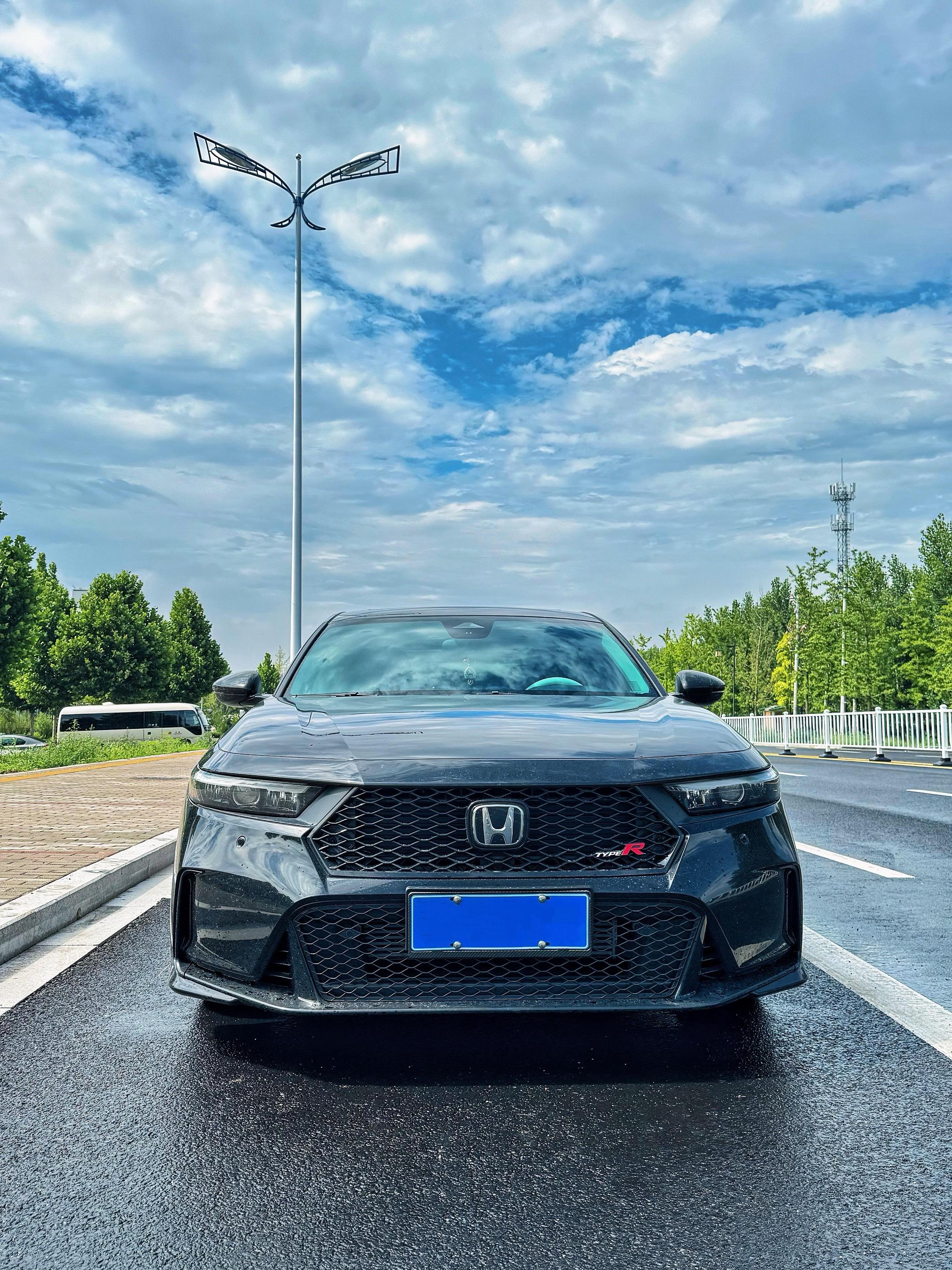 把你的雅阁发出来看看。