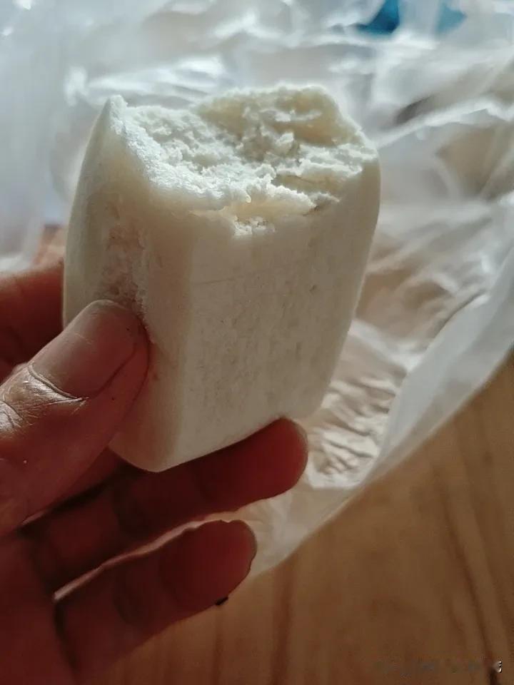 别人都是青菜萝卜，我就吃馒头，啥也不要，馒头健康又有营养，主要还养胃，容易消化。