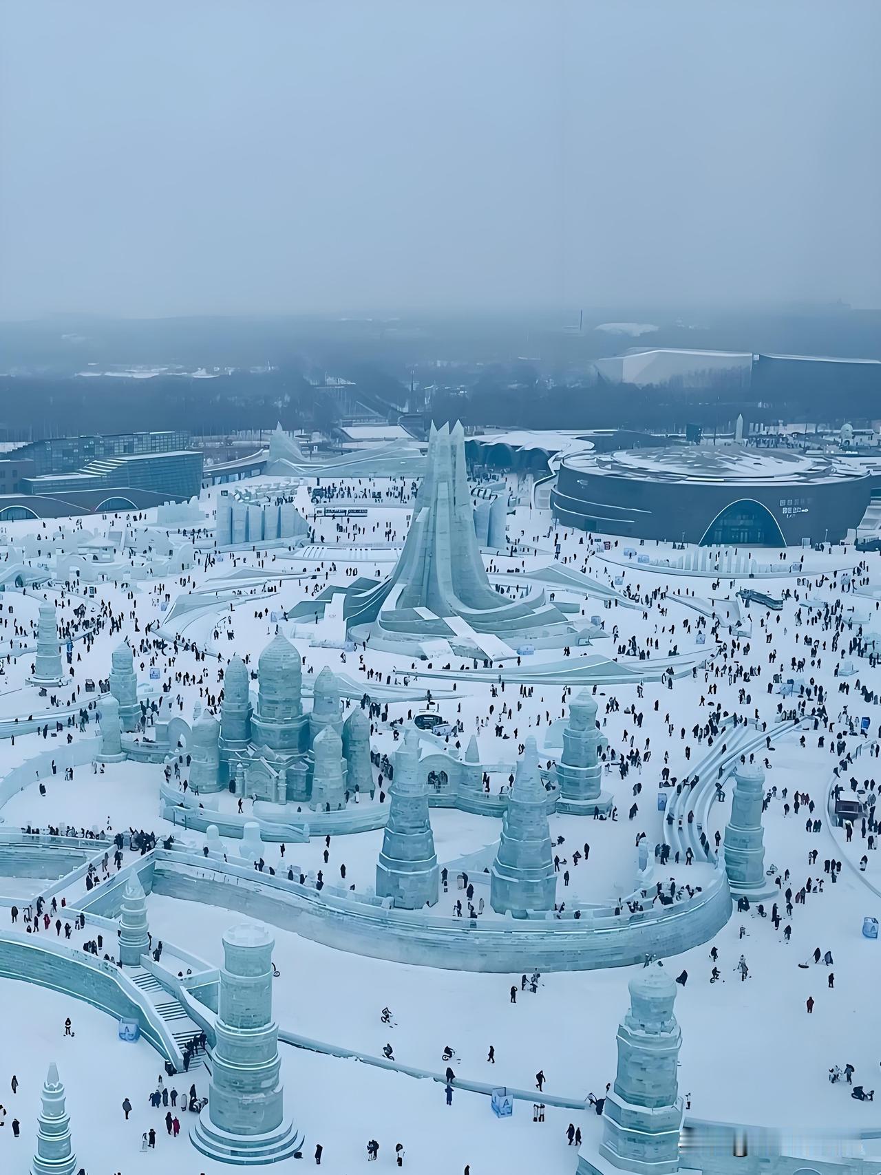 黑龙江的旅游景点有很多，其中冬季旅行更有特点
一、冬季旅行景区
1、哈尔滨冰雪大