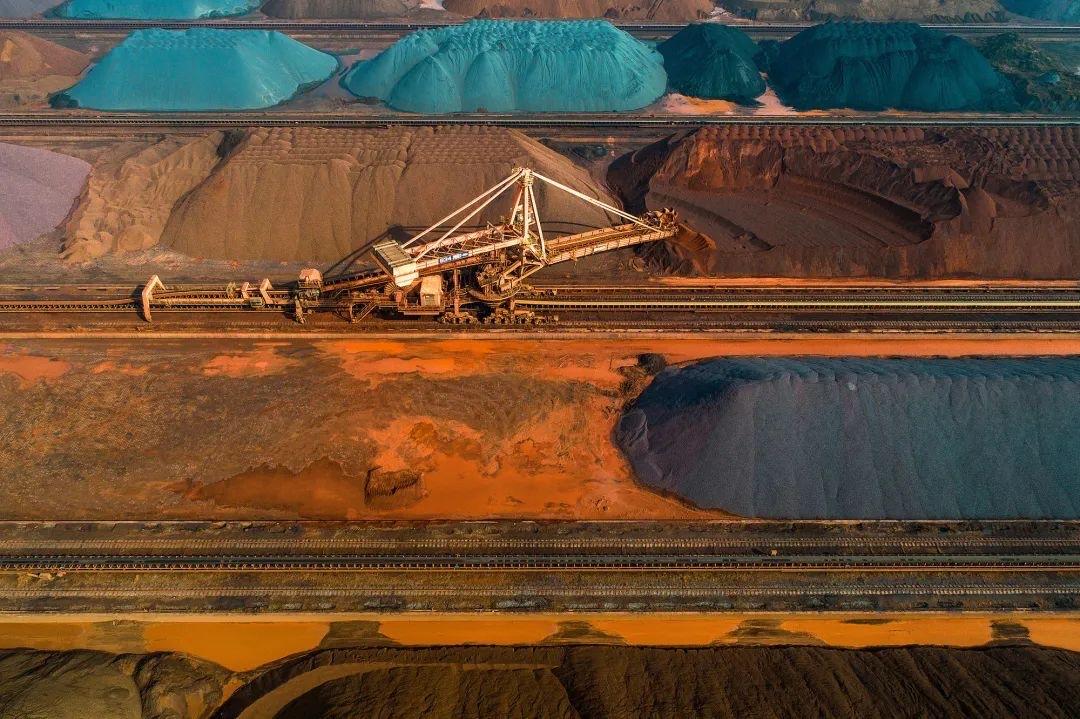 全球矿产资源治理已超越单纯商贸，演变为经济安全发展复合博弈

当前全球矿产资源治