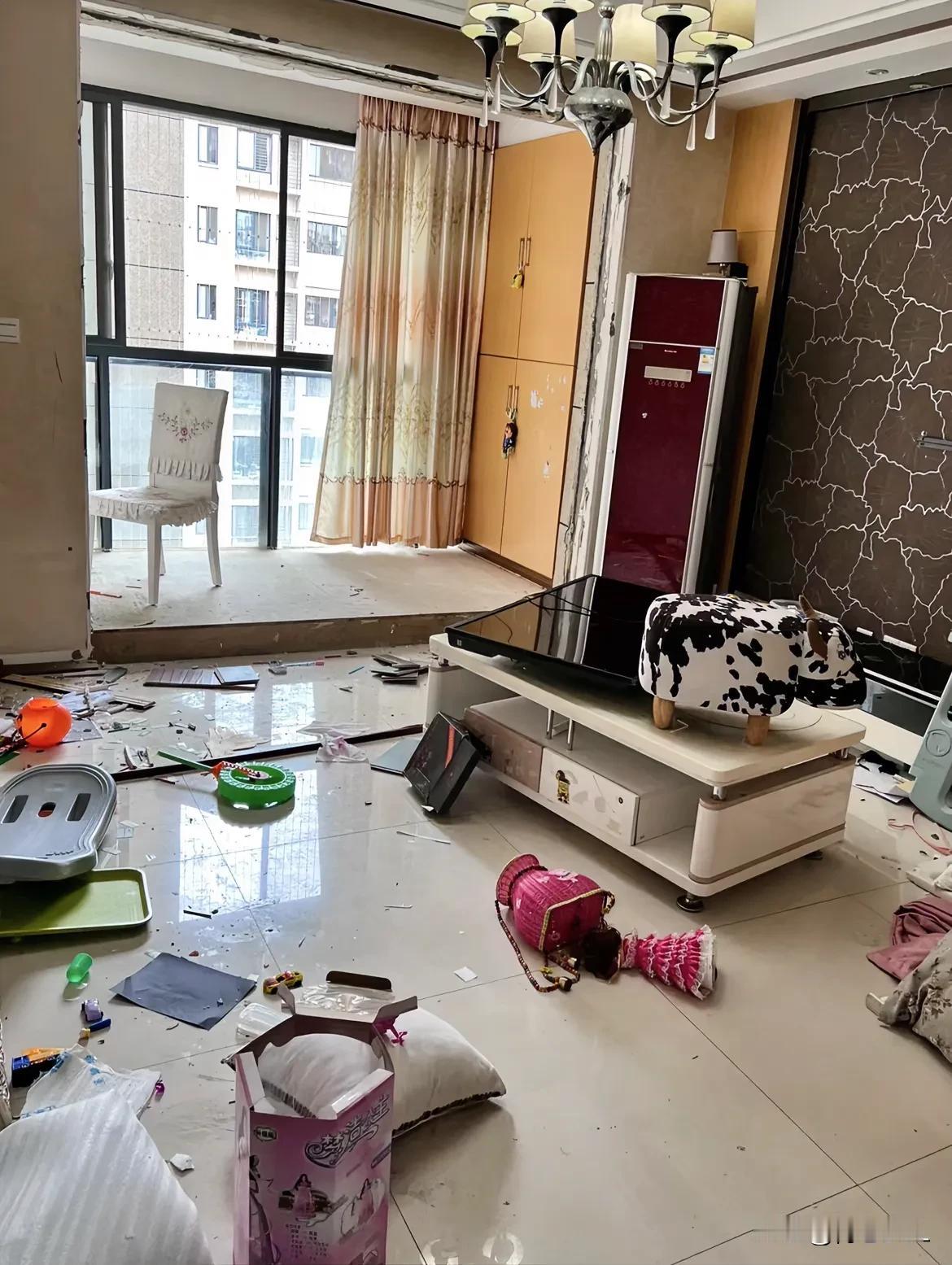 你们有什么妙招借我用一下。老婆总喜欢和我吵架！吵不赢喜欢动手，打不赢又喜欢咬，咬