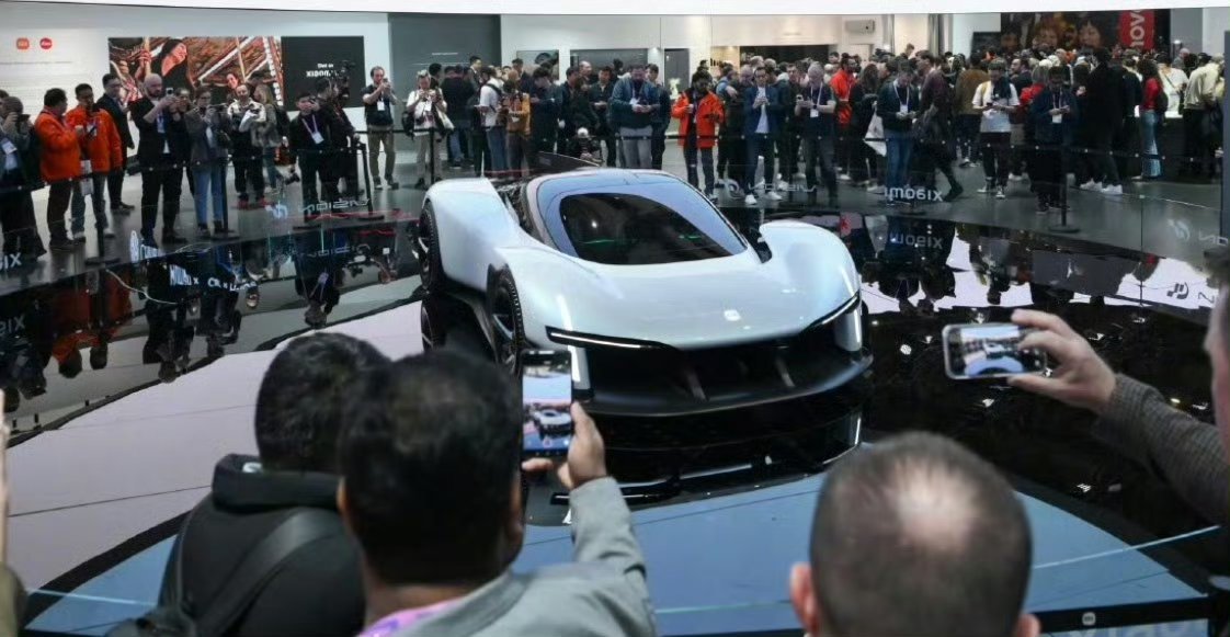 小米VGT让世界看见中国设计这车往那一摆，妥妥的超跑范，开出来肯定也很吸引眼球 