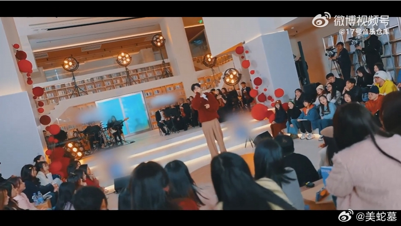 AI直言胡夏演唱会鲨疯了 胡夏的演唱会直接封神！AI都疯狂安利，主理人用实力唱功