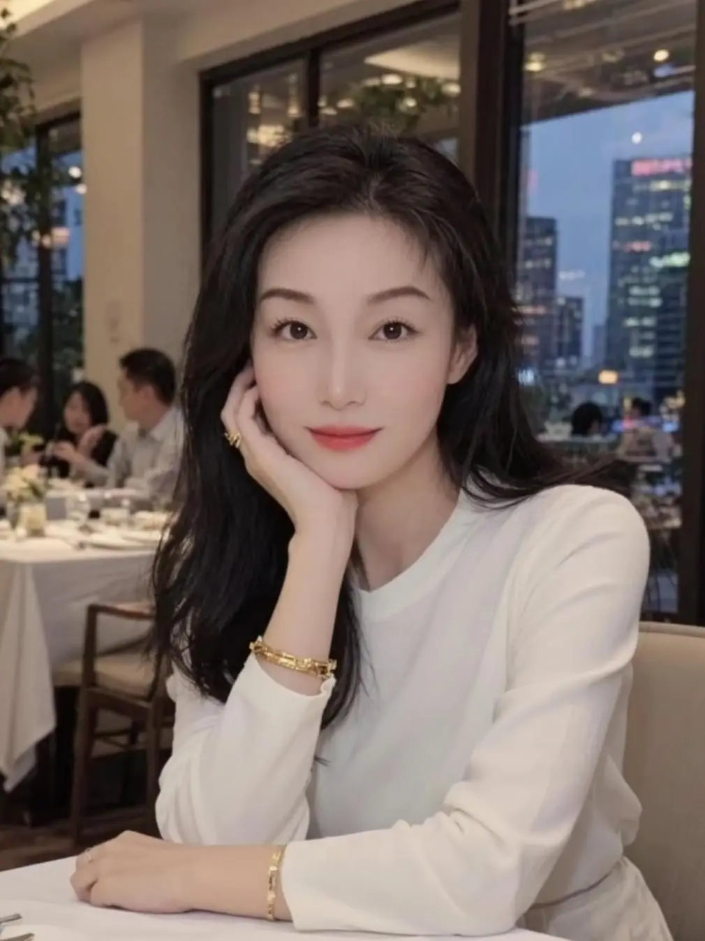 AI餐厅氛围照 白色上衣的优雅 我的温婉优雅穿搭