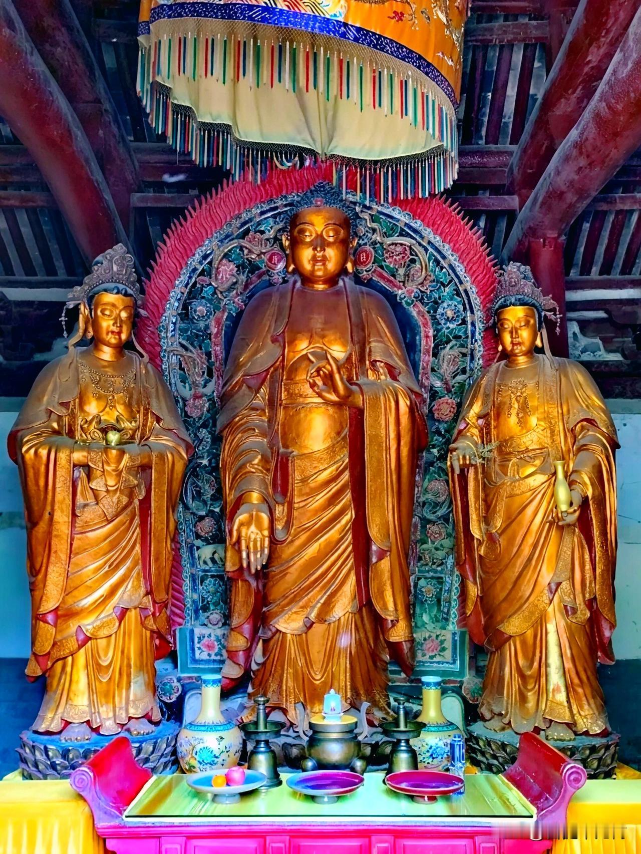 太遗憾！白马寺接引殿大修，看不到的西方三圣，今天隔着屏幕拜
 
多少人千里奔赴洛