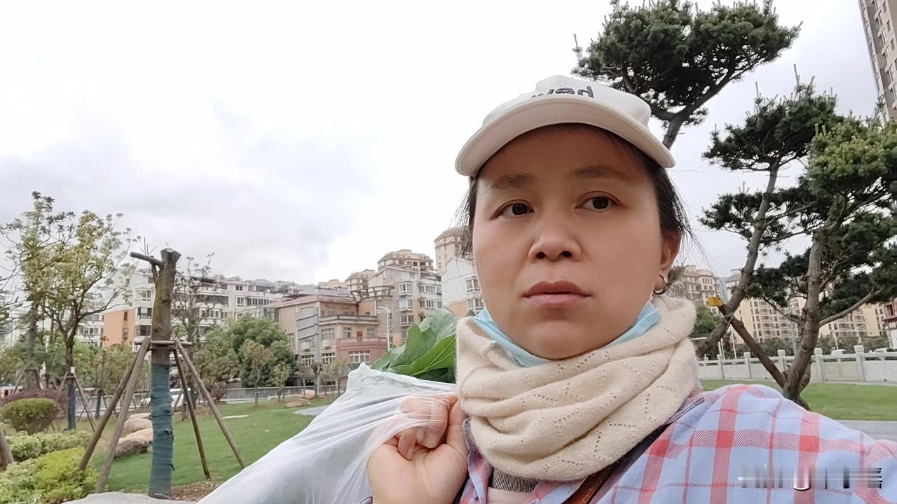 我85年属牛，今年整整40岁了！有过两段婚姻，生了4个孩子，38岁确诊宫颈癌早中