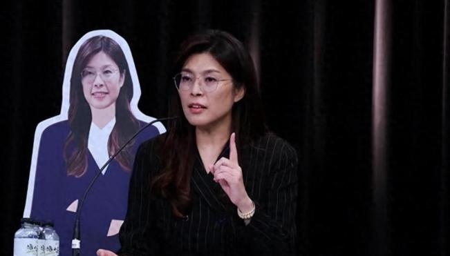 蓝营突现和平统一重磅提案，台当局喊实力保和平，郑丽文态度成焦点

7 月 27 