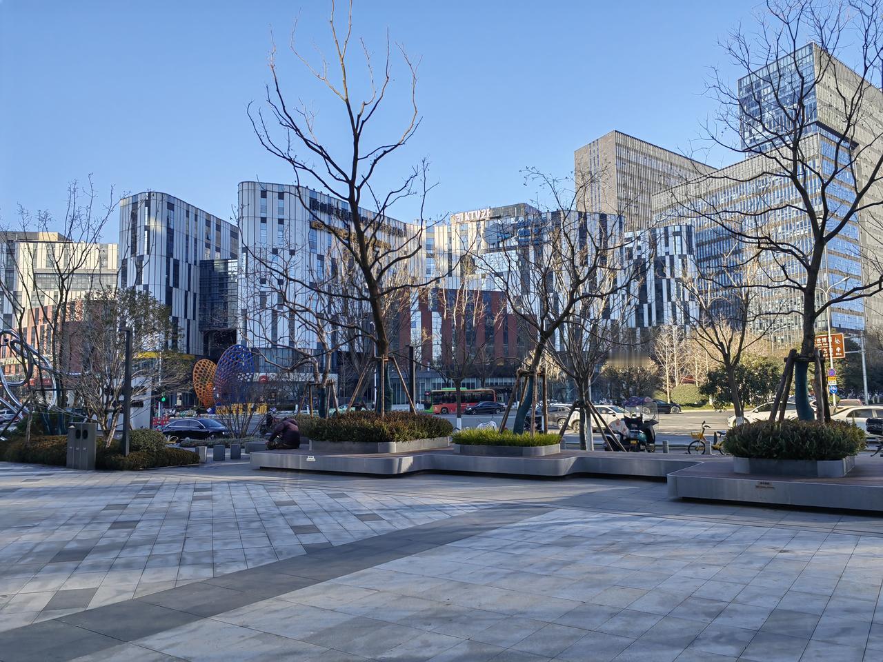 对企业文化的认识，几乎人人不同，谈不上对与错。企业开展文化建设是为了效果，所以才