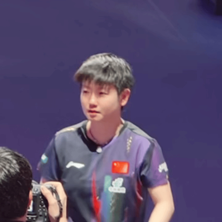 思绪万千吧小莎孙颖莎