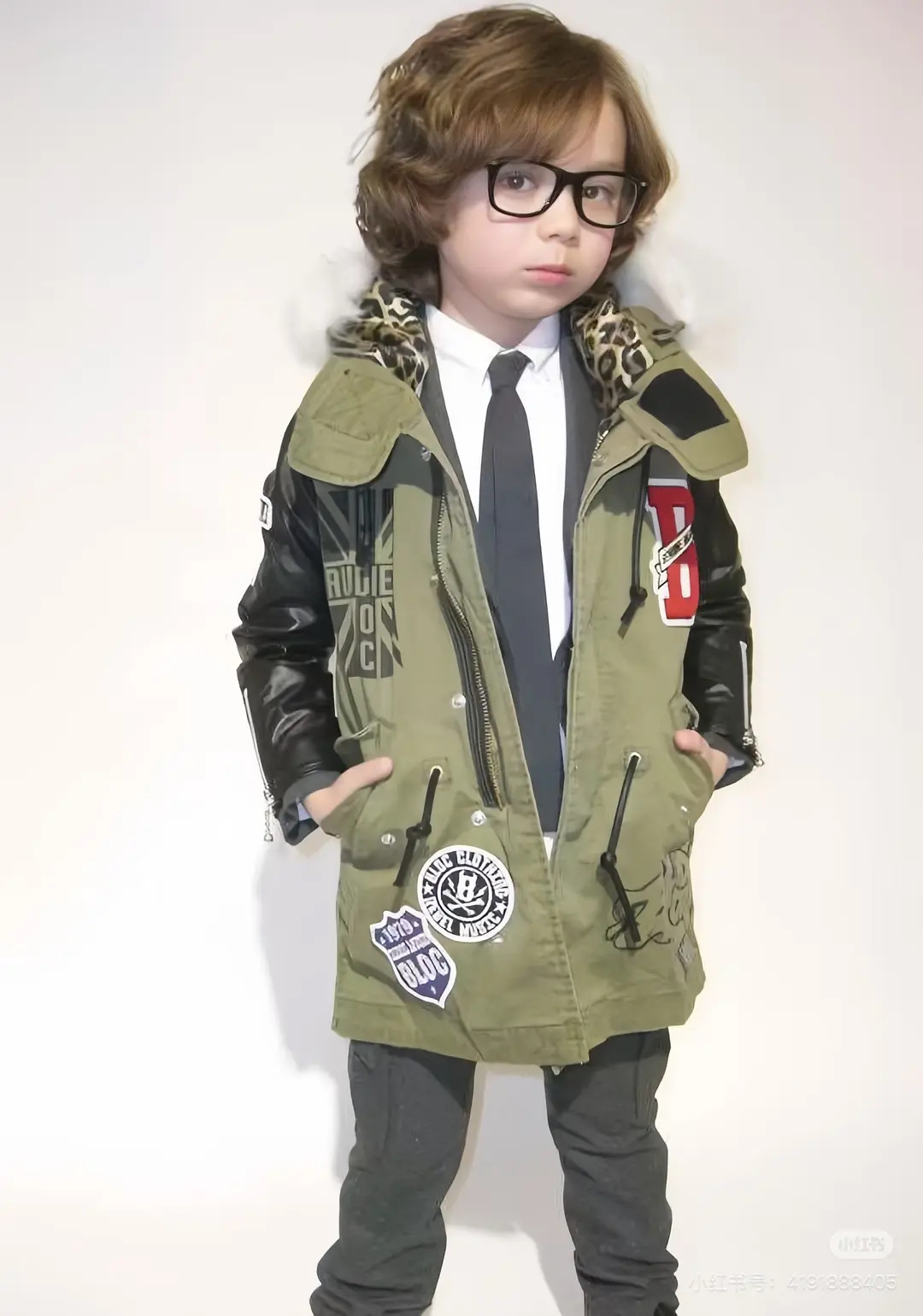 完全等比例长大的Jayjay，一模一样的冷脸萌 