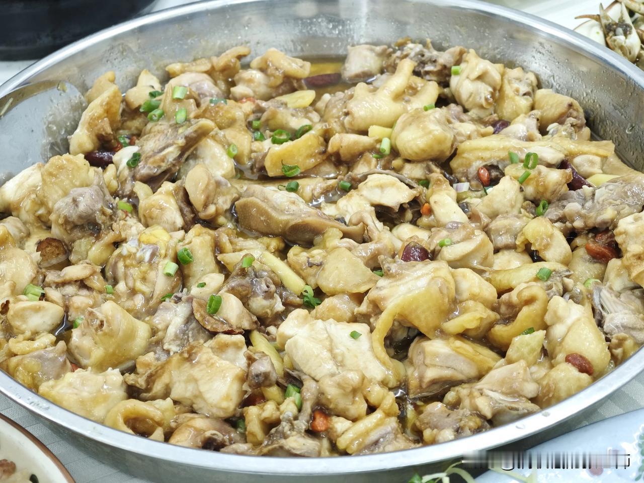 嗯，真香！
​跟家人在广州聚餐，品尝地道广州村家菜[耶]