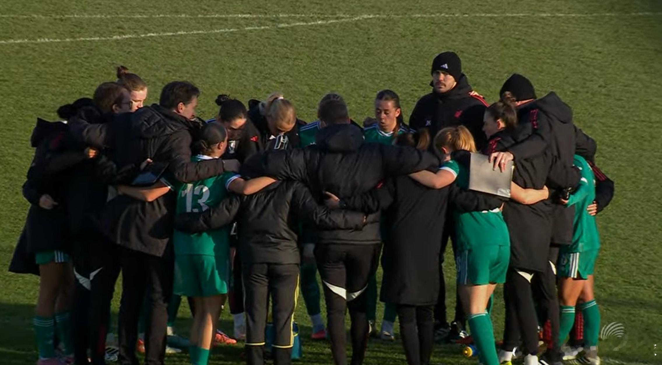 利物浦在被罚下一人的情况下，客场2-2西汉姆联。在一月份转会窗口补几名强援，保级