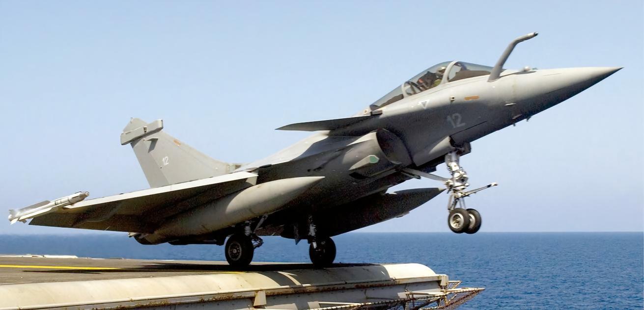 每天认识一件兵器 法国“阵风”M型战斗机“阵风”M型（Rafale M）战斗机是