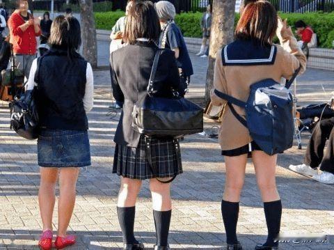 很多去过日本的人会发现，街上的很多日本妹子都是“罗圈腿”，这是为什么呢？[兔子]