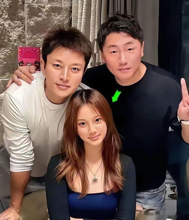 长大后我就成了你贾乃亮的基因在持续发功，网友都说甜馨就是披了长发的贾乃亮！ ​​