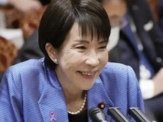 东京方面传来最新政坛消息，高市早苗各类争议持续发酵，日本民众与党内人士纷纷提出质