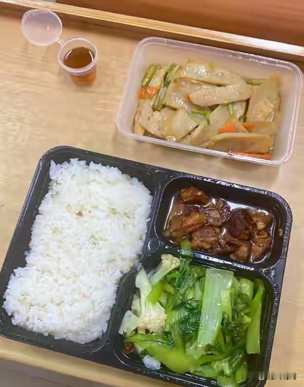 北京市为中小学生饮食健康安全下了下了死命令：2027年底前，所有中小学必须告别“