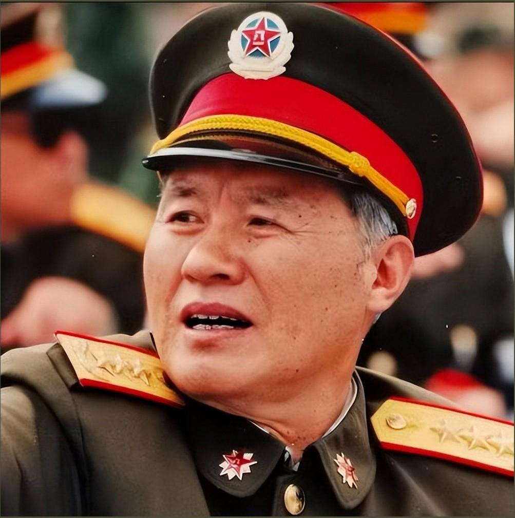 宋清渭上将主抓干部工作时，部队曾出现一种极端风气：为避嫌、怕被说“搞特权”，很多