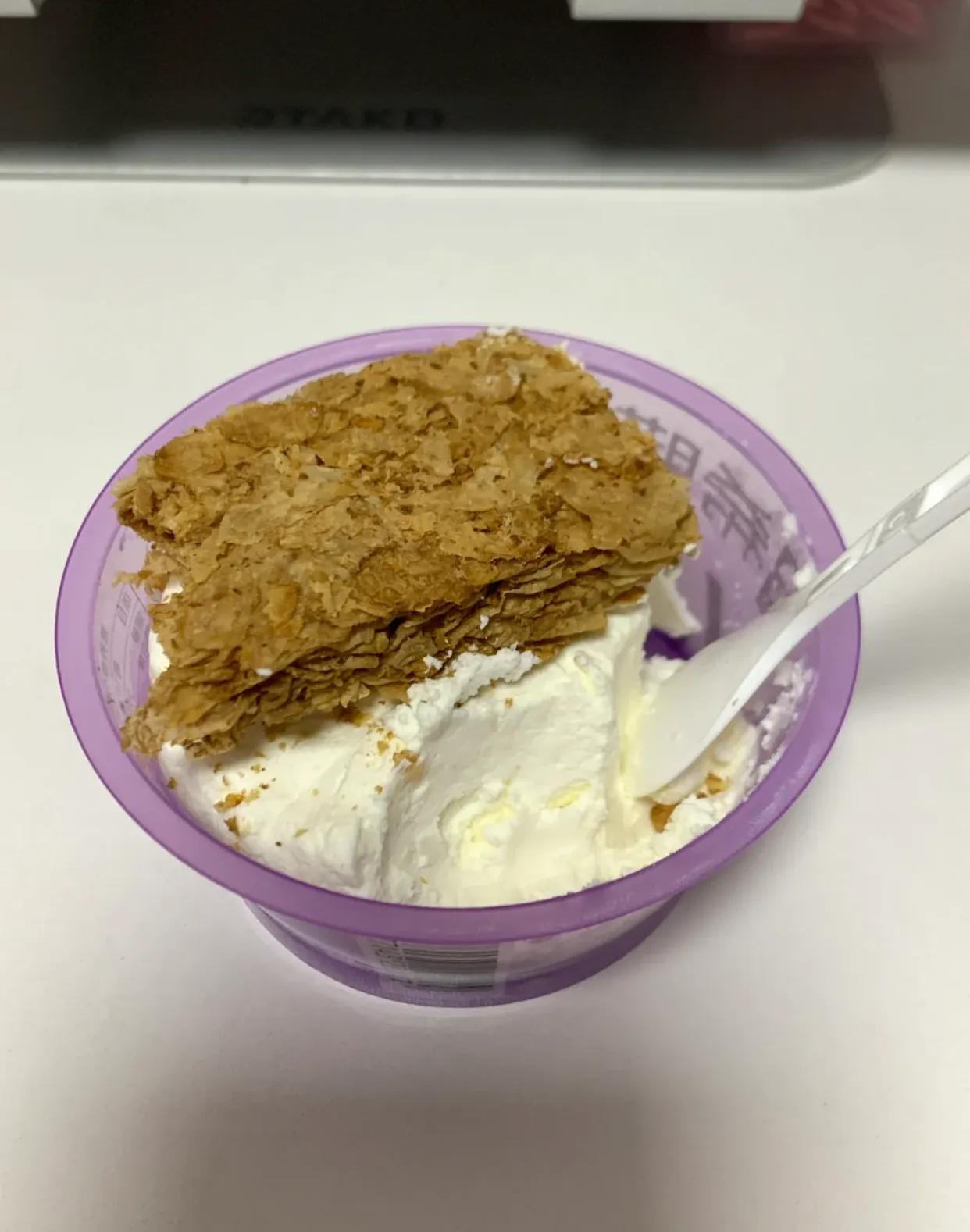 一个很变态的抑制食欲的方法！！！！！

尝试这种特别的组合——干爽的希腊酸奶混搭