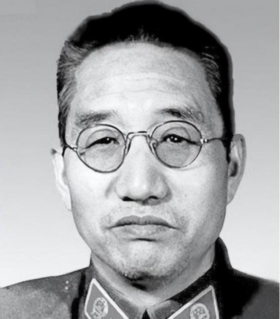 1985 年 5 月，张司令员返回家中便将保姆叫了过来，保姆以为张司令员要说生活