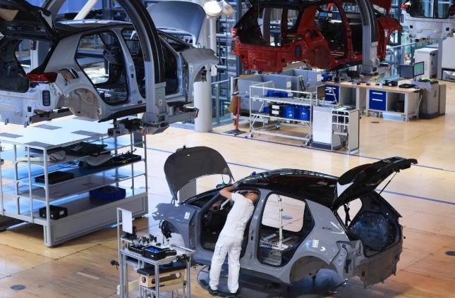 欧洲车企后悔了：早知道中国会发这么大火，当初就不应该坐视荷兰抢走安世。

麻烦看