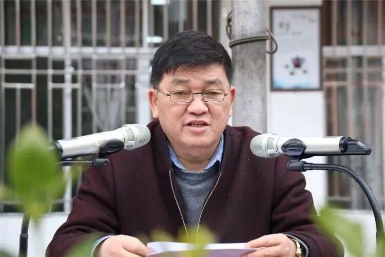 怀化市英语学科带头人
湖南省优秀英语教师
国家级英语骨干教师
         