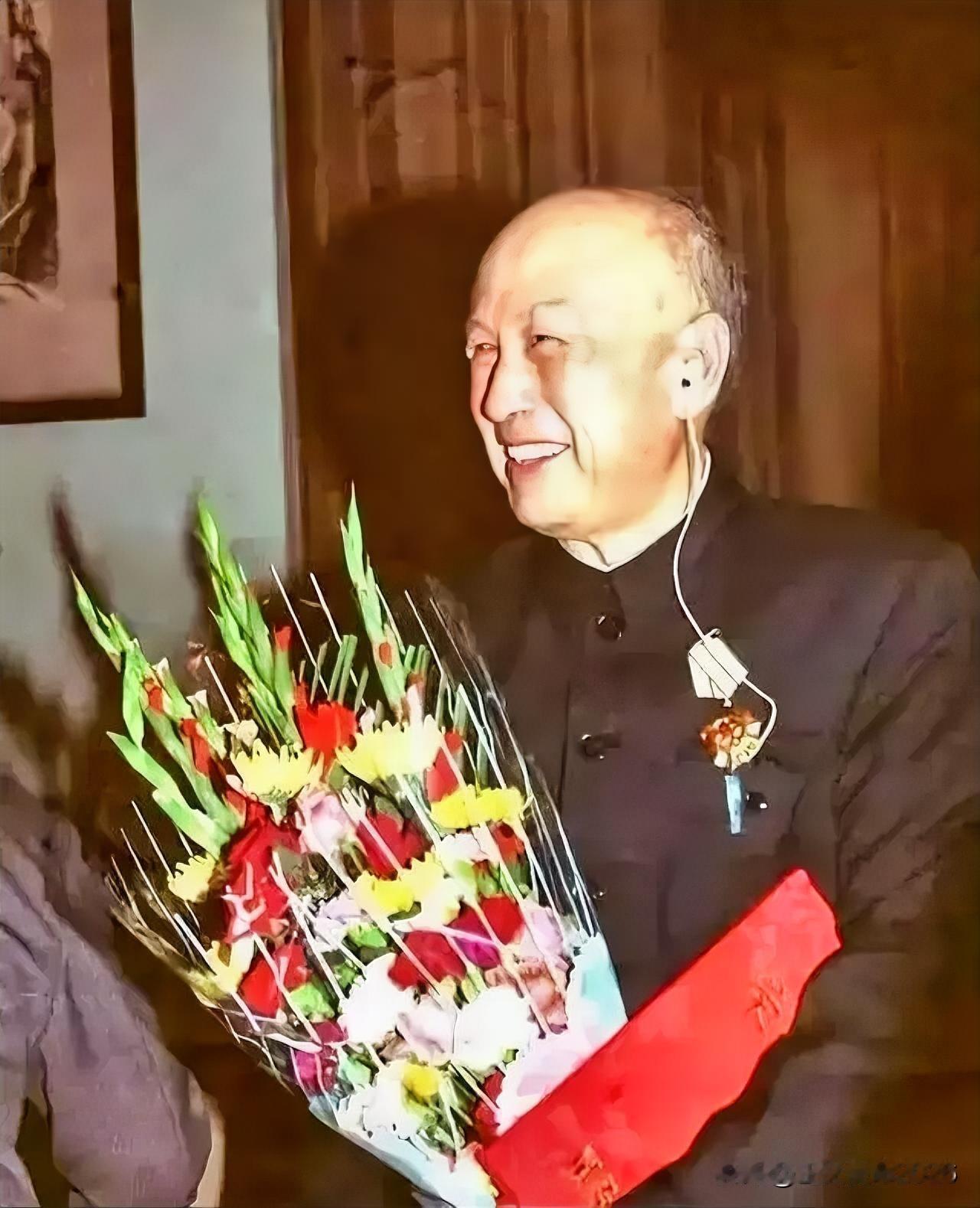 查钱学森的家谱，我背后吓出一身冷汗。
他的33代祖先，竟是电视剧里白宇演的吴越王