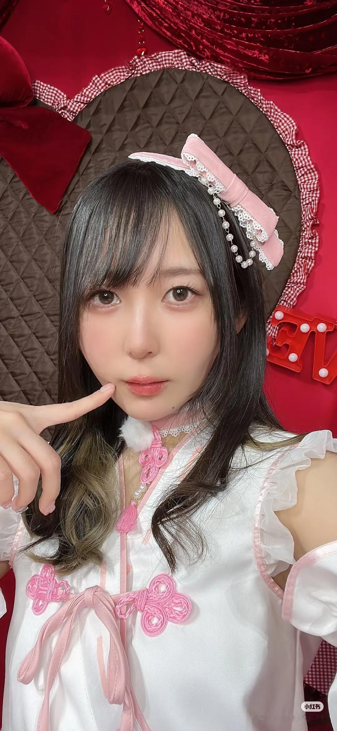 话说日本近几年就推出了许多颜值和气质都相当不错的新晋模特，而三村纯華就是其中之一