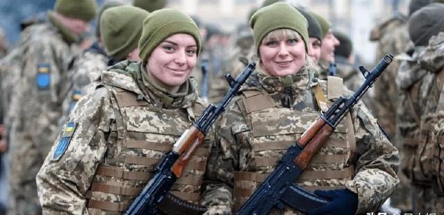 “愿意参军作战的乌克兰女性可以主动入伍”乌克兰最高拉达（议会）国家安全与国防委员