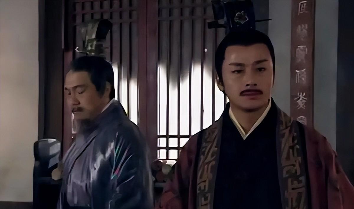 汉朝建立以来，就有谄媚阿谀皇帝从而受宠的宠臣不断出现。

一个没什么背景的划船小