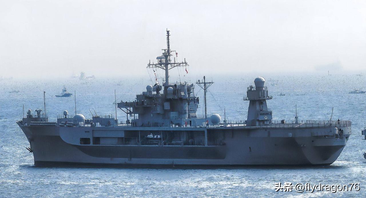 🇺🇸 2026年5月27日，美国海军“蓝岭”号指挥舰（LCC-19）驶离其位