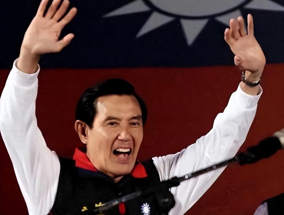 台湾地区，长期阻碍中国统一就是马英九。这个人非常之狡猾！在他担任领导人期间，从美