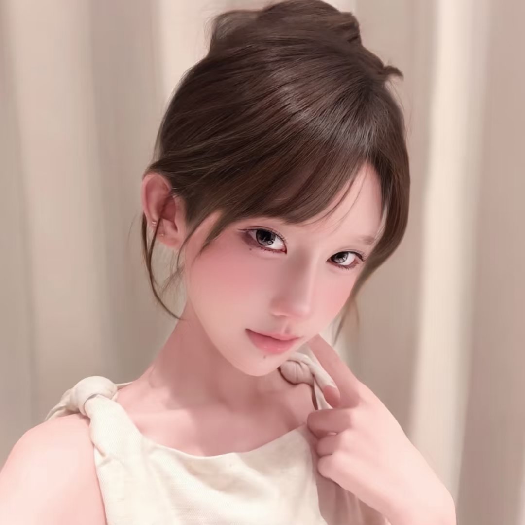 𝑾𝒆𝑪𝒉𝒂𝒕 女頭｜高级感头像 ​​​