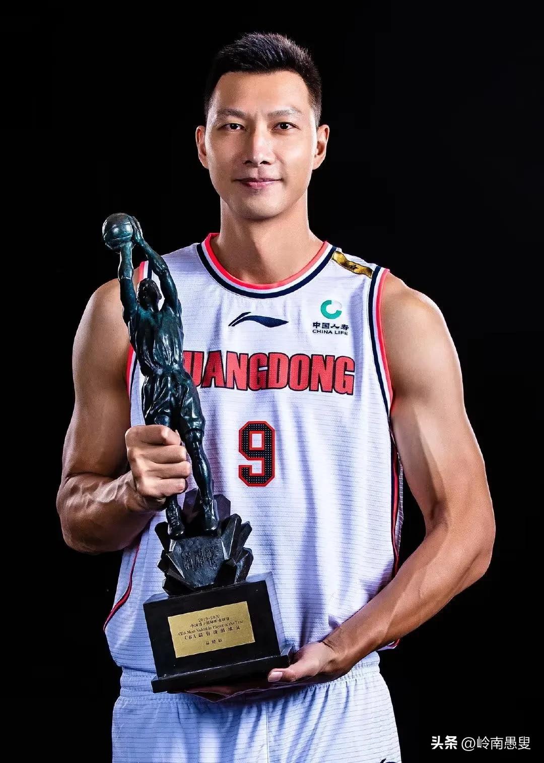 终于明白焦泊乔、徐昕、曾繁日在广东队挨骂的原因了。
为什么曾繁日在广东队整日被杜