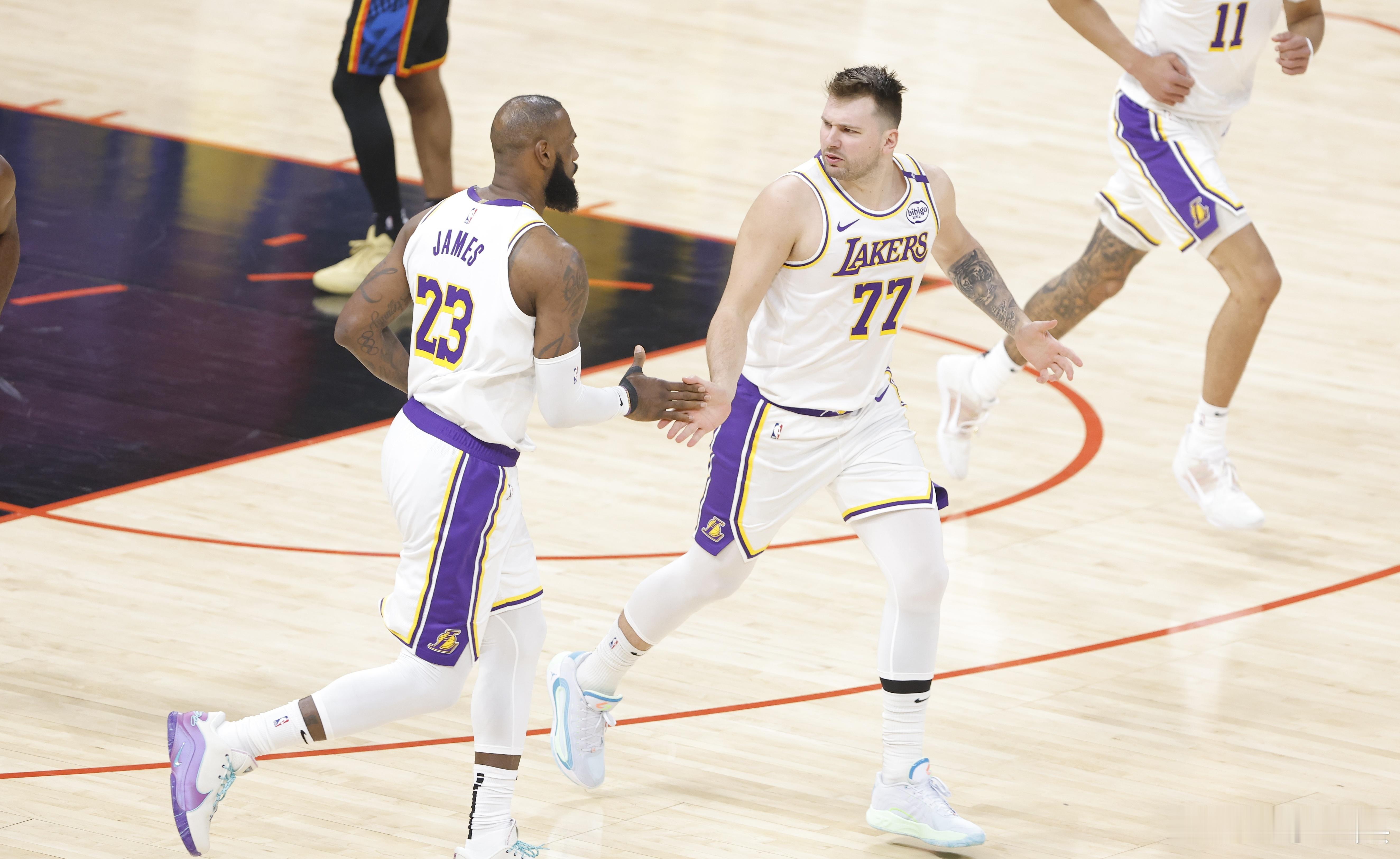 夸梅布朗谈詹姆斯回归：“等东契奇真正找到节奏，他的场均得分可能会达到 45 分。