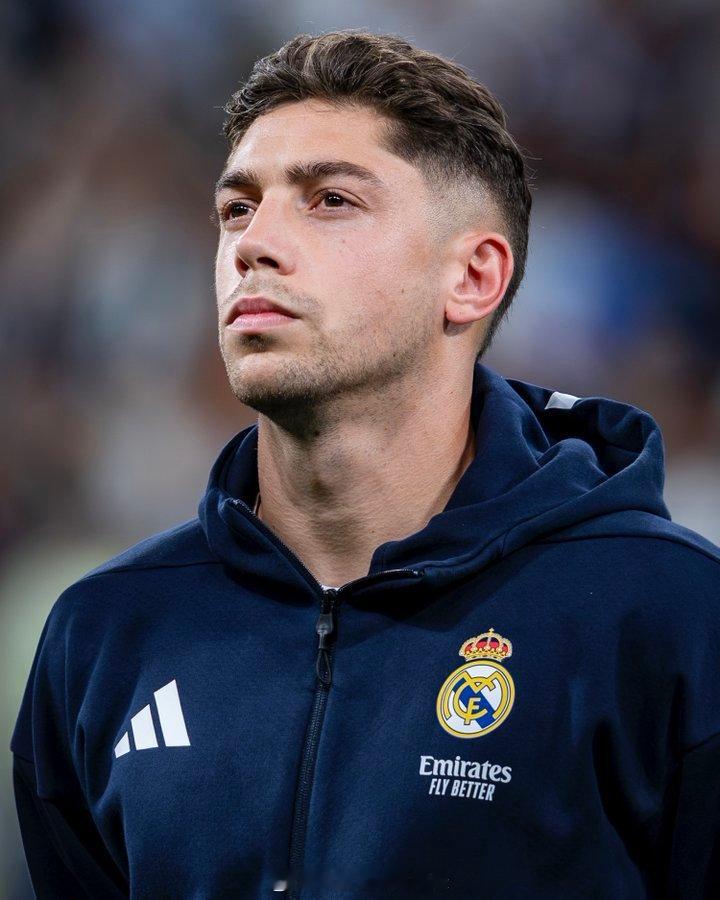 【皇马连伤二将】皇马中场巴尔韦德，腿部半膜肌受伤，无法代表乌拉圭出战11月国家队