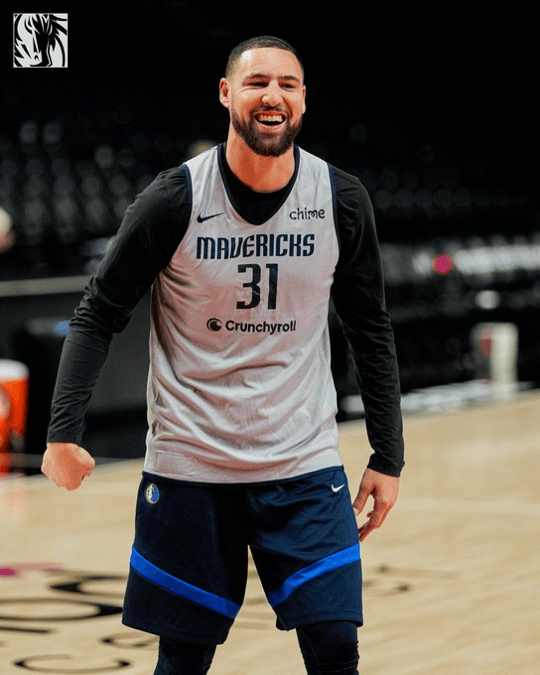 没有什么会天长地久克莱最后晃出了空档，但三分并未命中