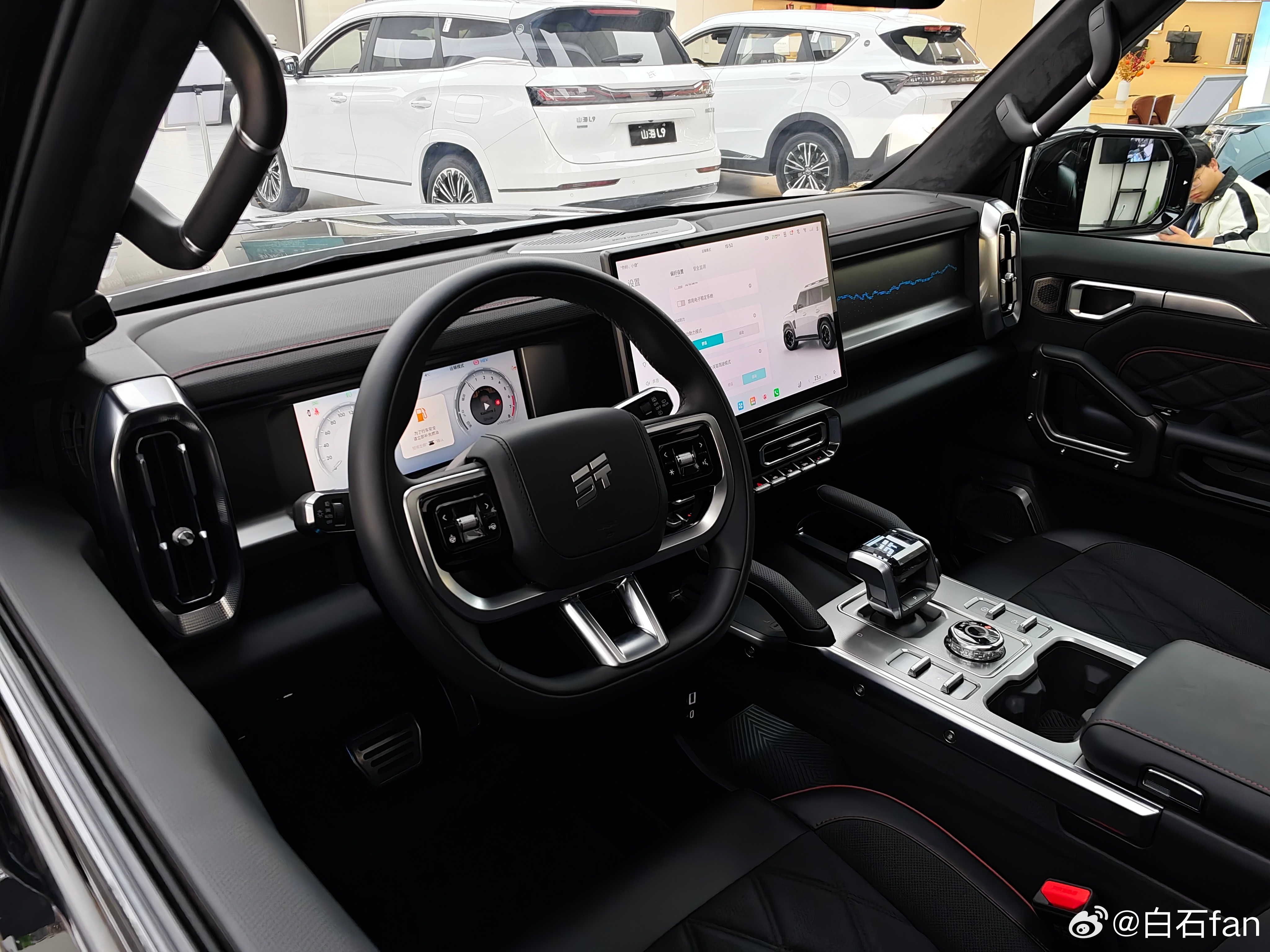 来拍捷途旅行者CDM20万以内唯一带华为ADS智驾的方盒子副驾女王座椅，二排小桌