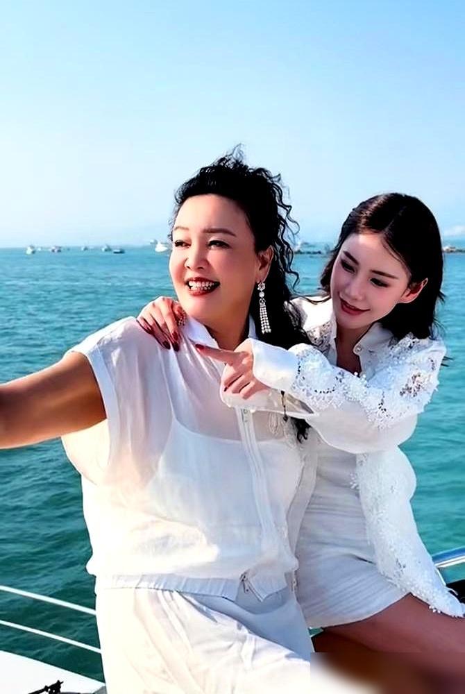 汪小菲马筱梅喜得贵子，张兰送出20万新台币大红包，这婆婆牌打得，就离谱。
 
直