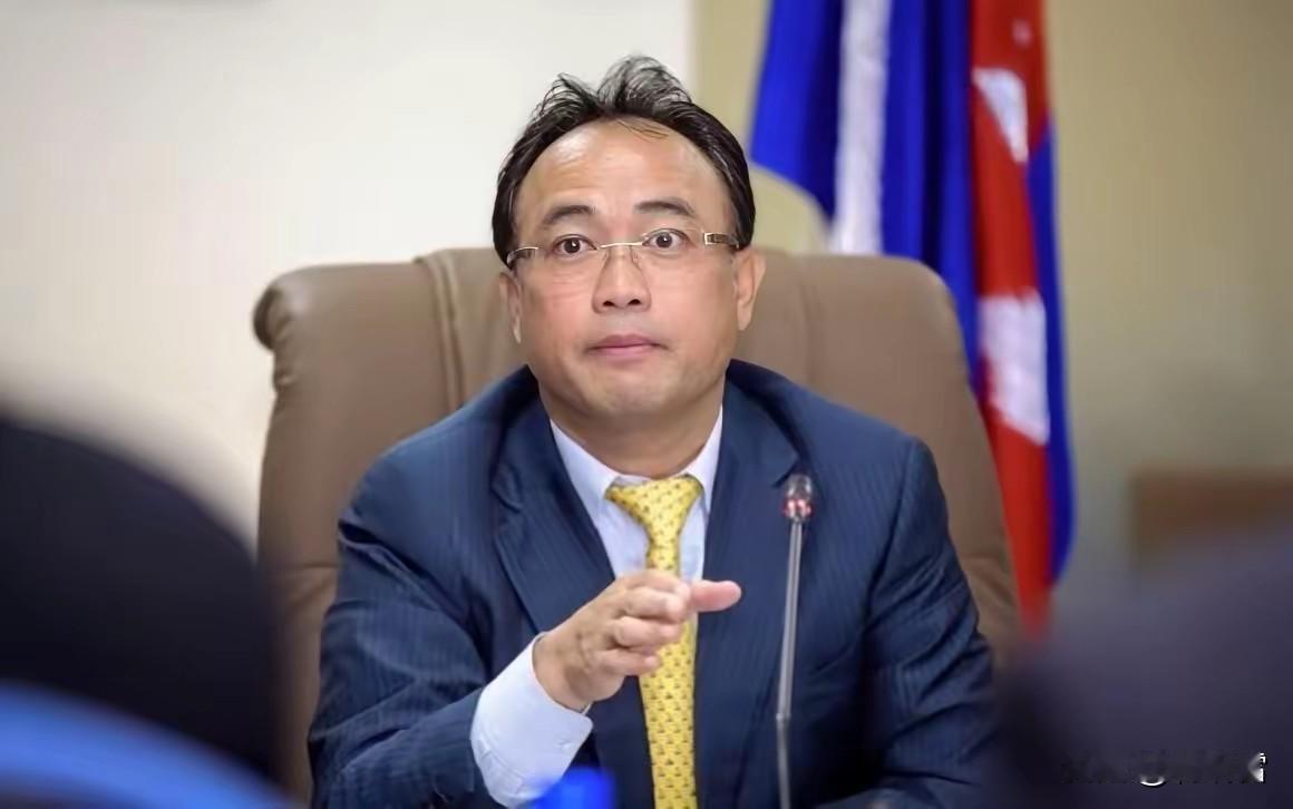 从难民到千亿富豪！柬埔寨“第一狠人”陈丰明的逆袭人生
他曾睡猪圈抢猪食，如今私人