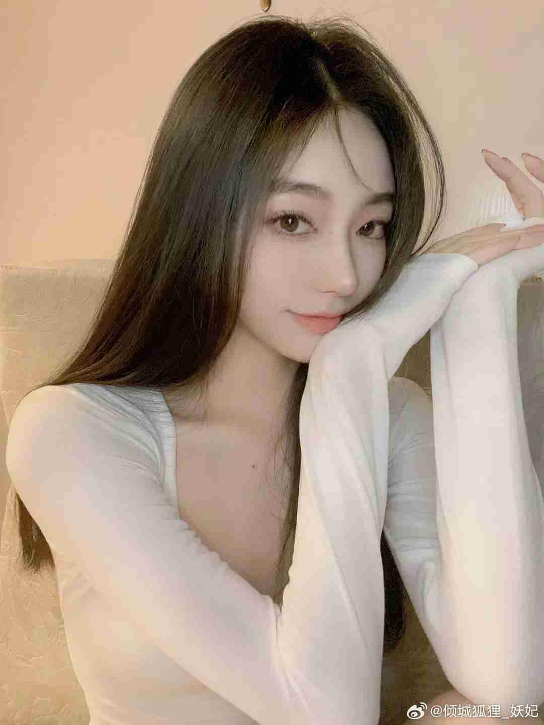 纯欲｜好中意这颗痣带定位晒今日生活
我的今日状态：😁轻松愉快
我这里的天气：☀