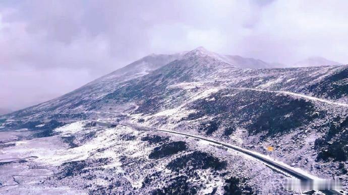 父母跨3千公里赴边境陪儿子过年  95后驻村青年何军杰坚守西藏墨脱，迎来第三个不